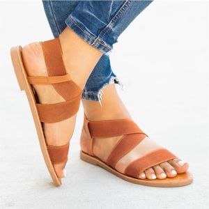 Strap sandals